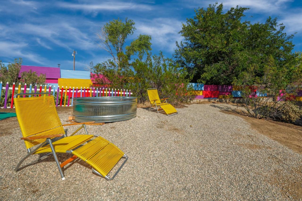 @ Marbella Lane - Rainbow House Glampers Paradise ジョシュア・ツリー エクステリア 写真